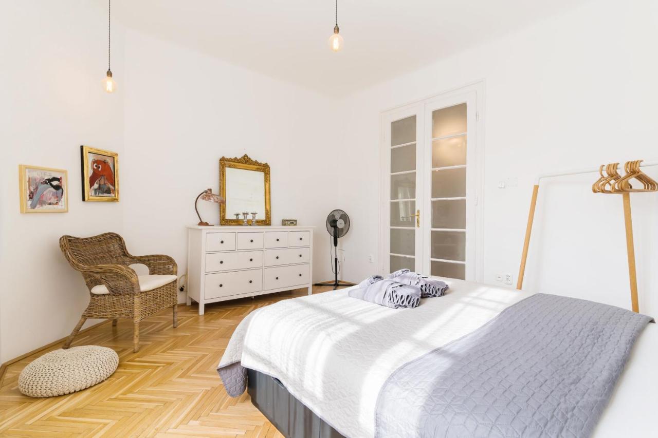 Klauzal Apartment W/3 Bedrooms, French Balcony Budapest Exterior foto