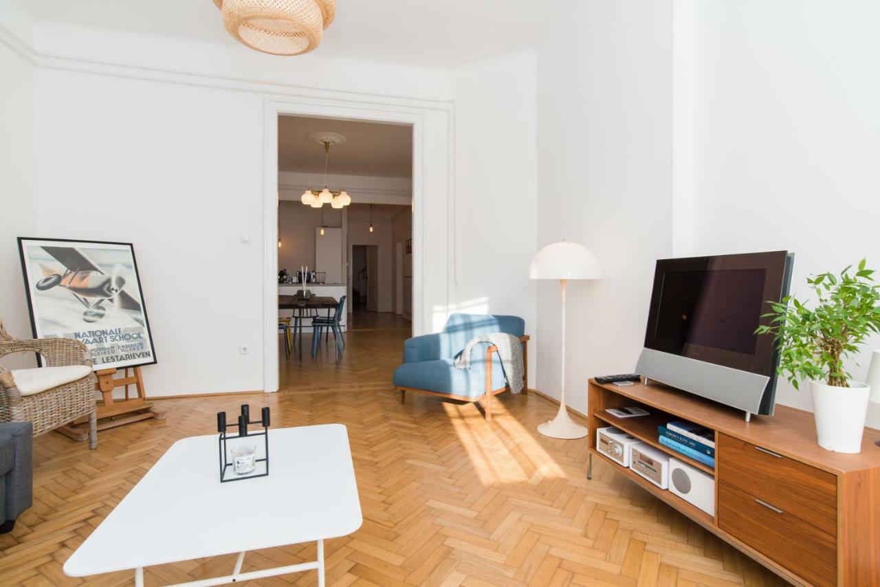 Klauzal Apartment W/3 Bedrooms, French Balcony Budapest Exterior foto