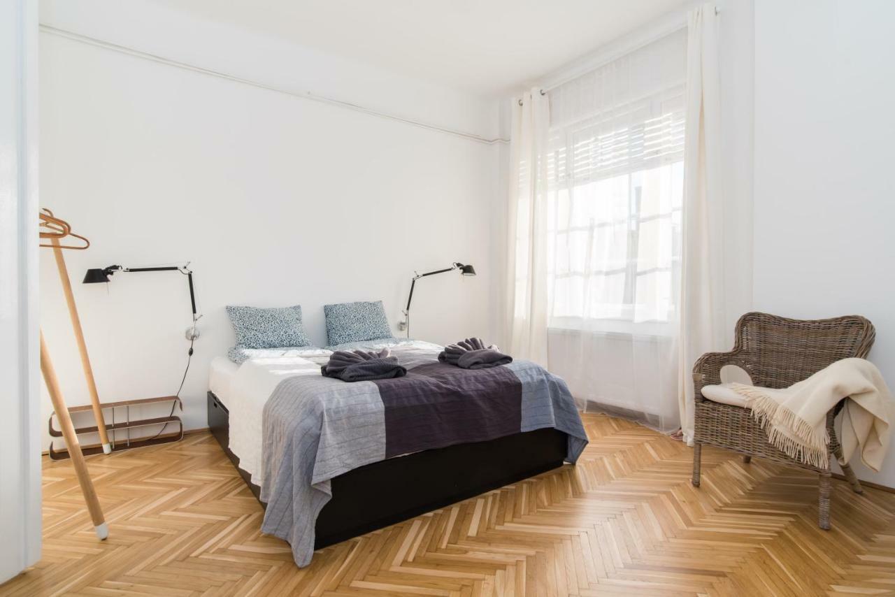 Klauzal Apartment W/3 Bedrooms, French Balcony Budapest Exterior foto